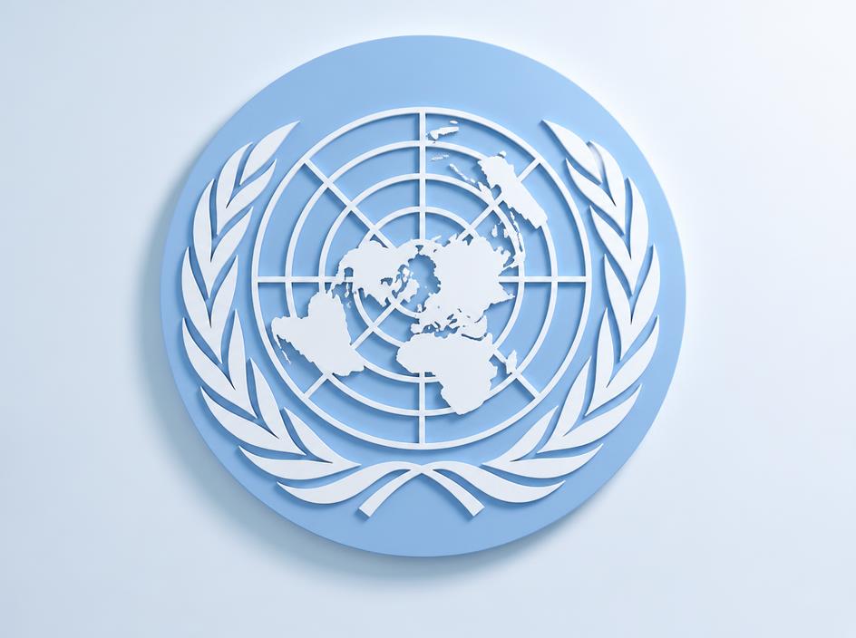 Bandeiras de países em conferência internacional do clima